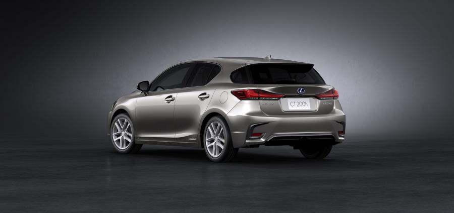  Lexus CT200h 2017 года  (WW) (фото 10 из 21)
